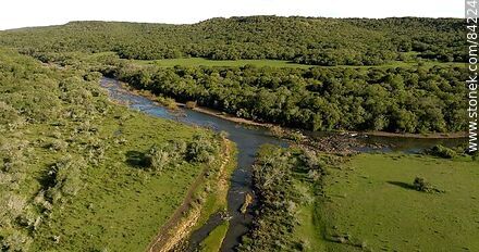 Vista aérea del arroyo Laureles en el valle El Lunarejo - Departamento de Rivera - URUGUAY. Foto No. 84224
