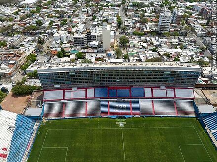 Vista aérea del estadio del Club Nacional de Fútbol en el barrio La Blanqueada - Departamento de Montevideo - URUGUAY. Foto No. 84956