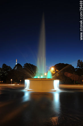 Fountain in Parque Batlle. Ricaldoni Ave. - Department of Montevideo - URUGUAY. Photo #29488