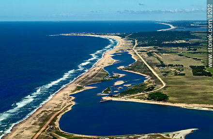 Laguna Garzón y Océano Atlántico - Punta del Este y balnearios cercanos - URUGUAY. Foto No. 8202