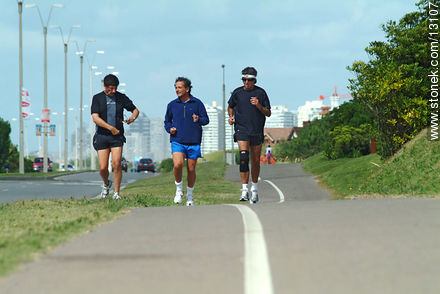 Running on the promenade - Punta del Este and its near resorts - URUGUAY. Photo #13107