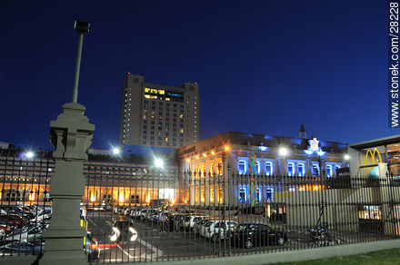 Punta Carretas Shopping, hotel Sheraton, MacDonalds - Departamento de Montevideo - URUGUAY. Foto No. 28228
