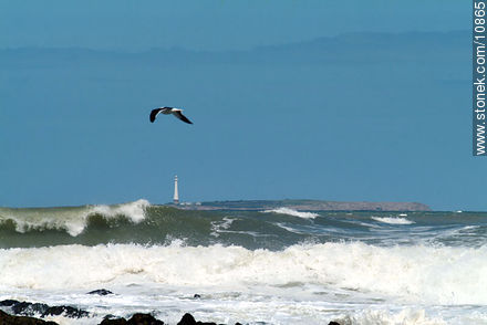 Lighthouse and waves in Playa Brava - Punta del Este and its near resorts - URUGUAY. Photo #10865