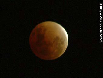 Lunar eclipse in Montevideo - Department of Montevideo - URUGUAY. Photo #6880