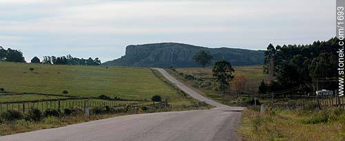 Road to Cerro Arequita - Lavalleja - URUGUAY. Photo #1693