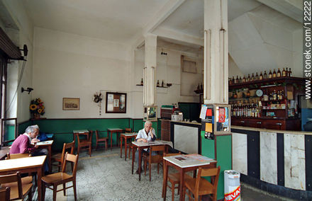 Bar de la Ciudad Vieja - Departamento de Montevideo - URUGUAY. Foto No. 12222