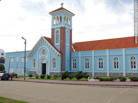 Iglesia de la Candelaria en la Península de Punta del Este - Punta del Este y balnearios cercanos - URUGUAY. Foto No. 18091