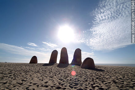 Los Dedos en Playa Brava de Punta del Este - Punta del Este y balnearios cercanos - URUGUAY. Foto No. 18540