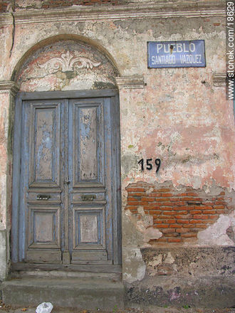 Casa más antigua de la zona - Departamento de Montevideo - URUGUAY. Foto No. 18629