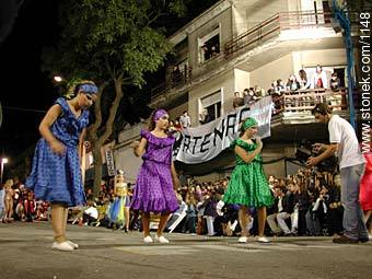 El desfile de comparsas en Isla de Flores y Santiago de Chile.*Atenas* se refiere a un club deportiv - Departamento de Montevideo - URUGUAY. Foto No. 1148