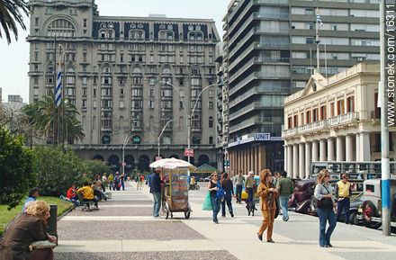 Plaza Independencia - Departamento de Montevideo - URUGUAY. Foto No. 16311