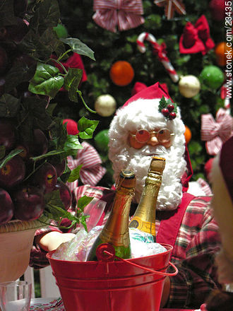 Papa Noel y los adornos del árbol -  - IMÁGENES VARIAS. Foto No. 23435