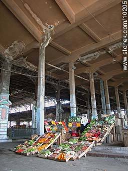 Mercado Agricola in the year 2004 - Department of Montevideo - URUGUAY. Photo #10205