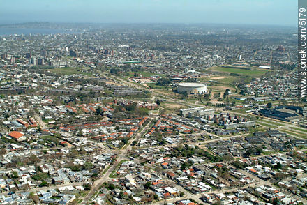 Cilindro Municipal. Av. Centenario. - Departamento de Montevideo - URUGUAY. Foto No. 5179