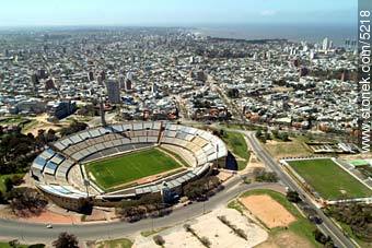 Estadio Centenario. - Departamento de Montevideo - URUGUAY. Foto No. 5218