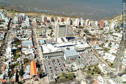 Punta Carreta Shopping. Hotel Sheraton - Departamento de Montevideo - URUGUAY. Foto No. 5293