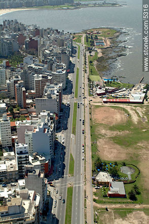 Mahatma Gandhi Promenade - Department of Montevideo - URUGUAY. Photo #5316