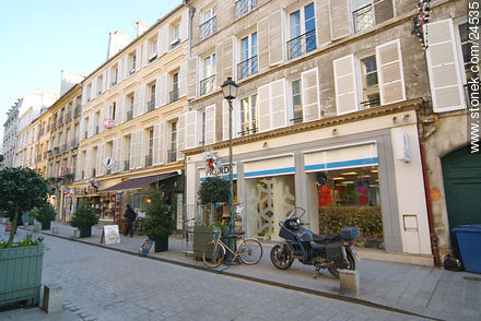 Rue de Fontenay - París - FRANCIA. Foto No. 24535