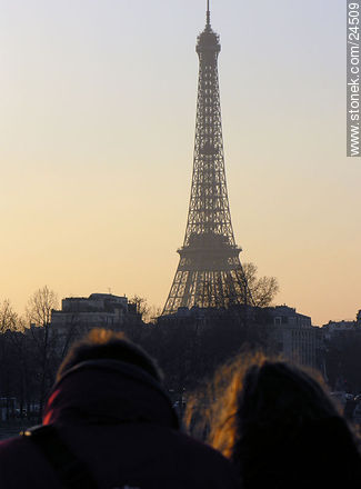 Eiffel tower - Paris - FRANCE. Photo #24509