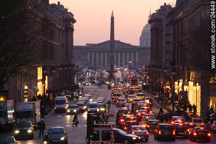 Rue Royale desde la Madeleine.  Al fondo el Obelisco y la Asamblea Nacional. - París - FRANCIA. Foto No. 24449