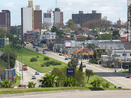Avenida Italia - Departamento de Montevideo - URUGUAY. Foto No. 17332