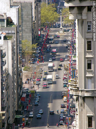 18 de Julio Ave. - Department of Montevideo - URUGUAY. Photo #17581
