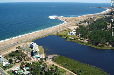  - Punta del Este y balnearios cercanos - URUGUAY. Foto No. 21259