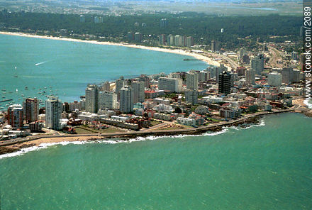 Río de la Plata(back) and Atlantic Ocean (front) - Punta del Este and its near resorts - URUGUAY. Photo #2089