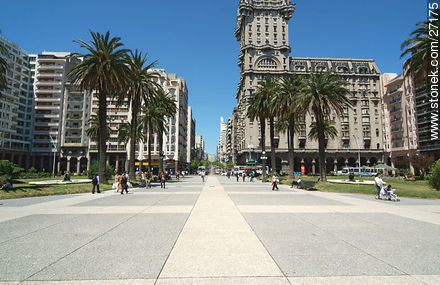 Plaza Independencia de Montevideo - Departamento de Montevideo - URUGUAY. Foto No. 27175