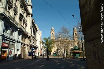 Sarandi pedestrian street. - Department of Montevideo - URUGUAY. Photo #4417