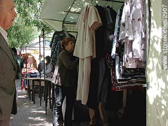 Venta de ropa - Departamento de Montevideo - URUGUAY. Foto No. 2907