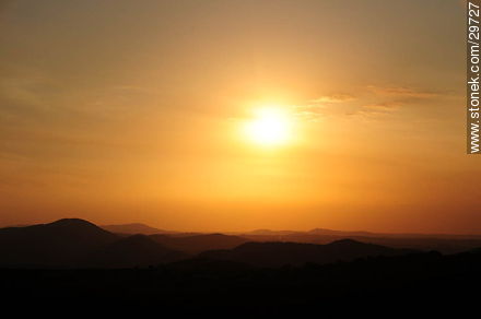 Sunset in mountain ranges of Lavalleja - Lavalleja - URUGUAY. Foto No. 29727