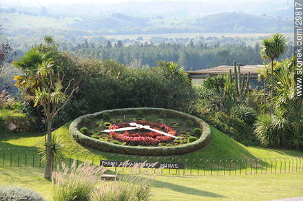 Garden clock - Lavalleja - URUGUAY. Foto No. 29817