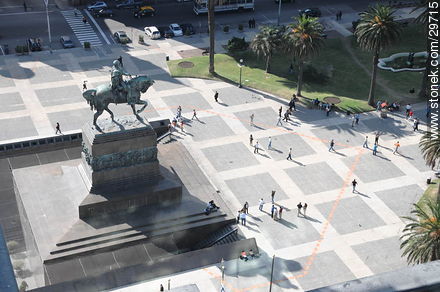 Monumento al General Artigas en la Plaza Independencia - Departamento de Montevideo - URUGUAY. Foto No. 29715