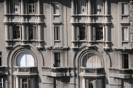 Detalle del Palacio Salvo - Departamento de Montevideo - URUGUAY. Foto No. 29679