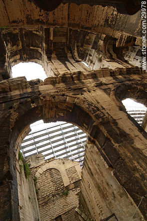 Anfiteatro romano en Arles - Región Provenza-Alpes-Costa Azul - FRANCIA. Foto No. 29978