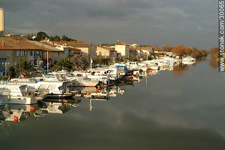 Yatches at Saint-Giles city - Region of Provence-Alpes-Côte d'Azur - FRANCE. Photo #30065