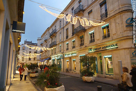 Downtown Nîmes - Region of Languedoc-Rousillon - FRANCE. Foto No. 29932