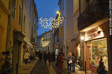 Calle del centro comercial de Nîmes - Región de Languedoc-Rousillon - FRANCIA. Foto No. 29926
