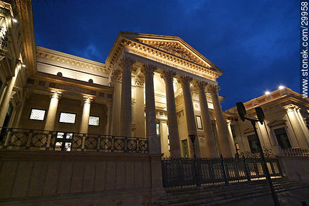 Palais de Justice. Palacio de Justicia de Nîmes en el Boulevard de la Libération. - Región de Languedoc-Rousillon - FRANCIA. Foto No. 29958