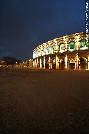 Arena of Nîmes. - Region of Languedoc-Rousillon - FRANCE. Foto No. 29949