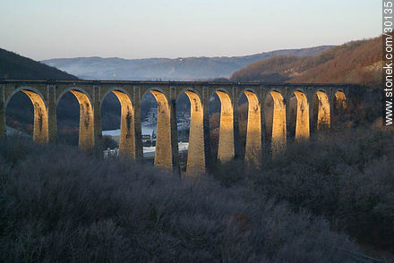 Puente ferroviario en la región Midi-Pyrénées - Región de Midi-Pyrénées - FRANCIA. Foto No. 30135
