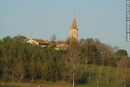 Church in a town at the center-west of France - Region of Midi-Pyrénées - FRANCE. Foto No. 30128