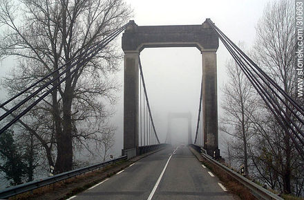 Bridge over La Dodogne in route D840 - Region of Midi-Pyrénées - FRANCE. Foto No. 30663