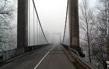 Bridge over La Dodogne in route D840 - Region of Midi-Pyrénées - FRANCE. Foto No. 30662