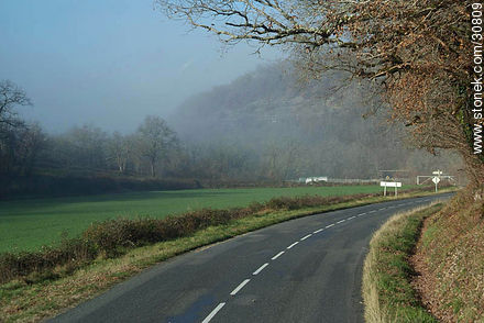 Route D673 at Ruisseau L'Alzou valley - Region of Midi-Pyrénées - FRANCE. Foto No. 30809