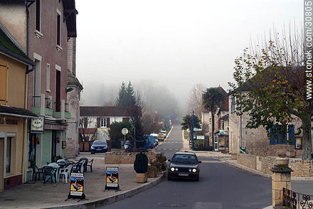 Small french town - Region of Midi-Pyrénées - FRANCE. Foto No. 30805