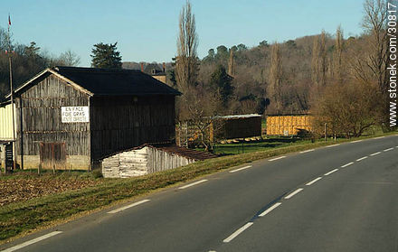Route D47. - Region of Aquitaine - FRANCE. Photo #30817