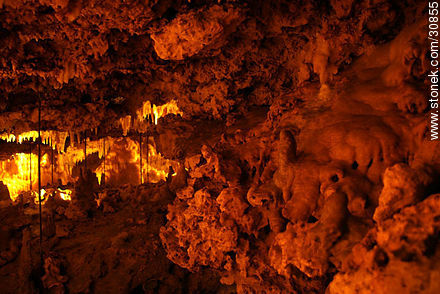 Stalagtites and stalagmites in the grout of the Grand Roc. - Region of Aquitaine - FRANCE. Photo #30855