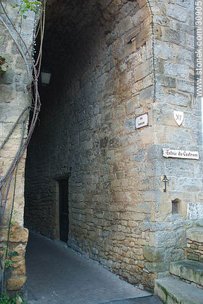 Rue Rubigan, Belvès. Entrée du Castrum - Aquitania - FRANCIA. Foto No. 30905